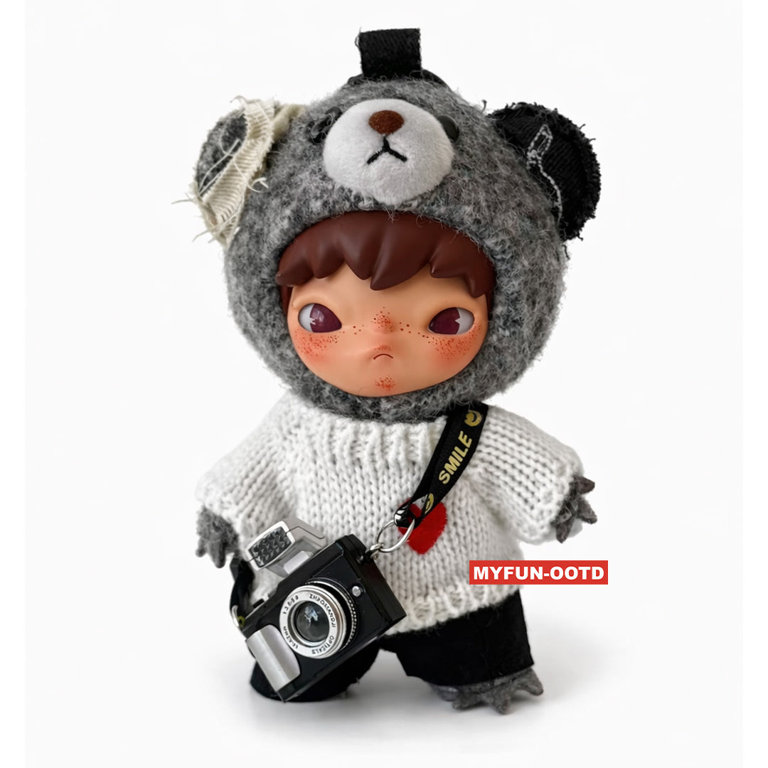 Hirono Outfit - White sweater + black pants + light-up camera